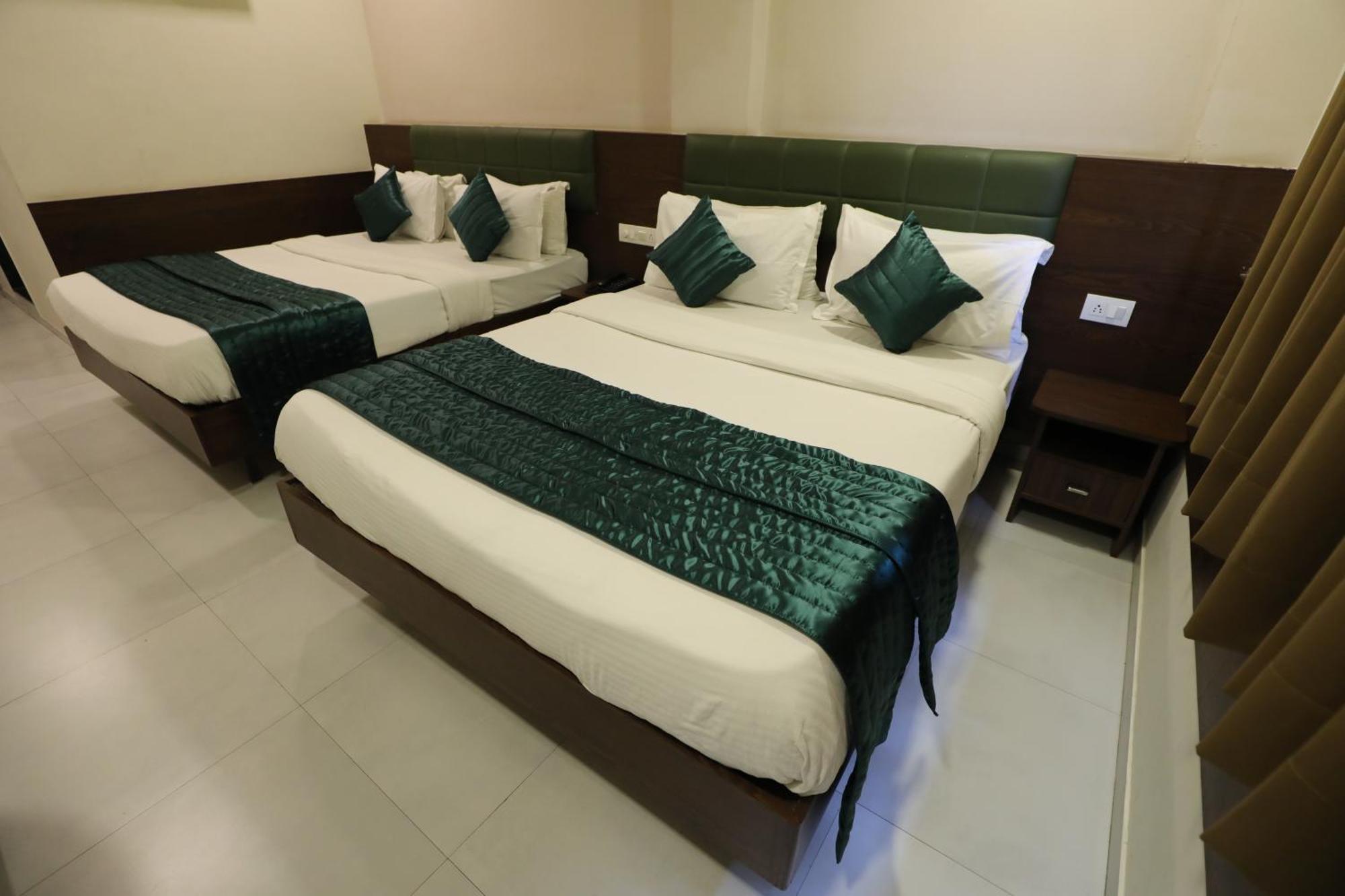 Greenotel Rooms Hazira, Surat Eksteriør billede