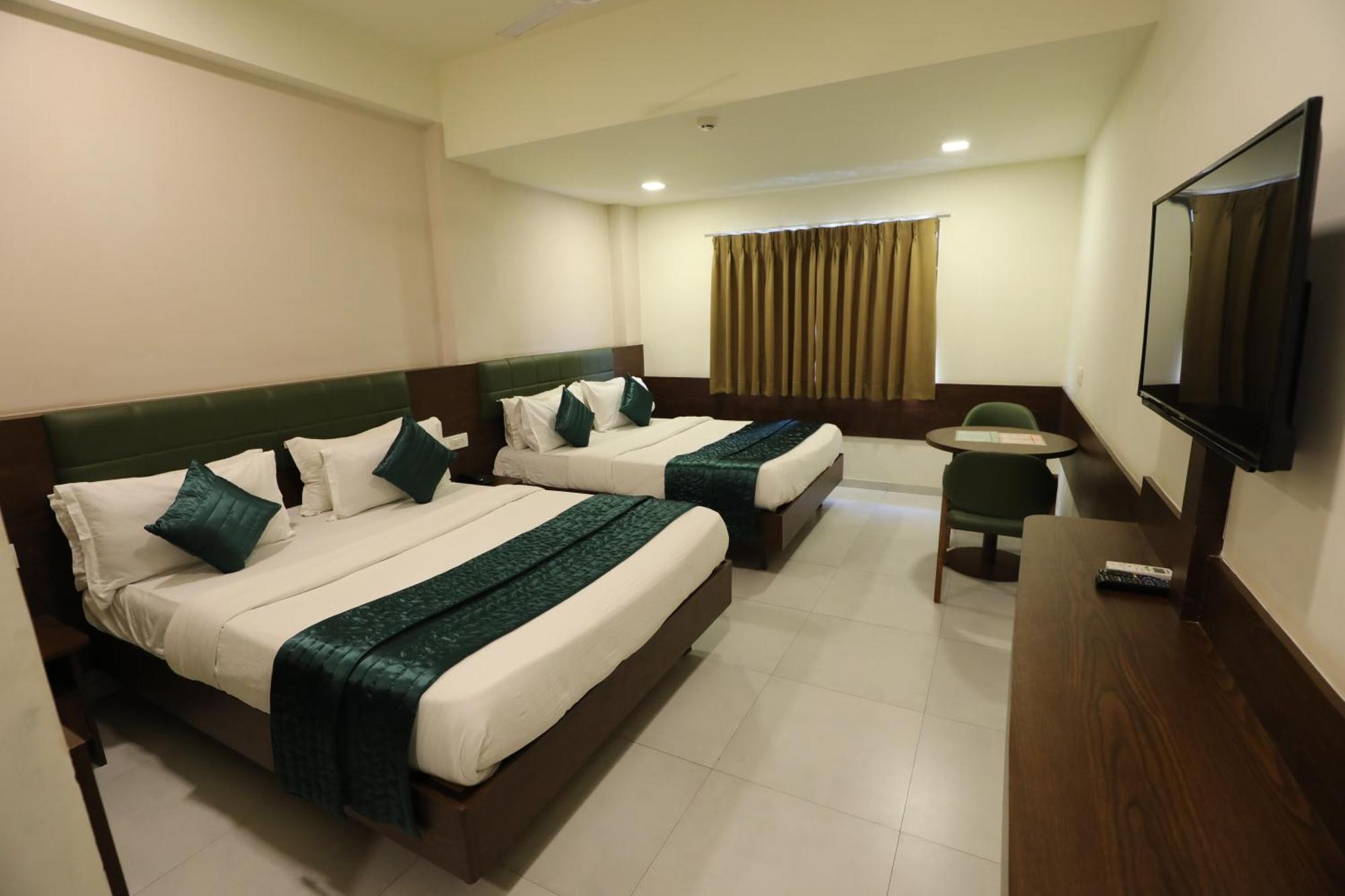 Greenotel Rooms Hazira, Surat Eksteriør billede