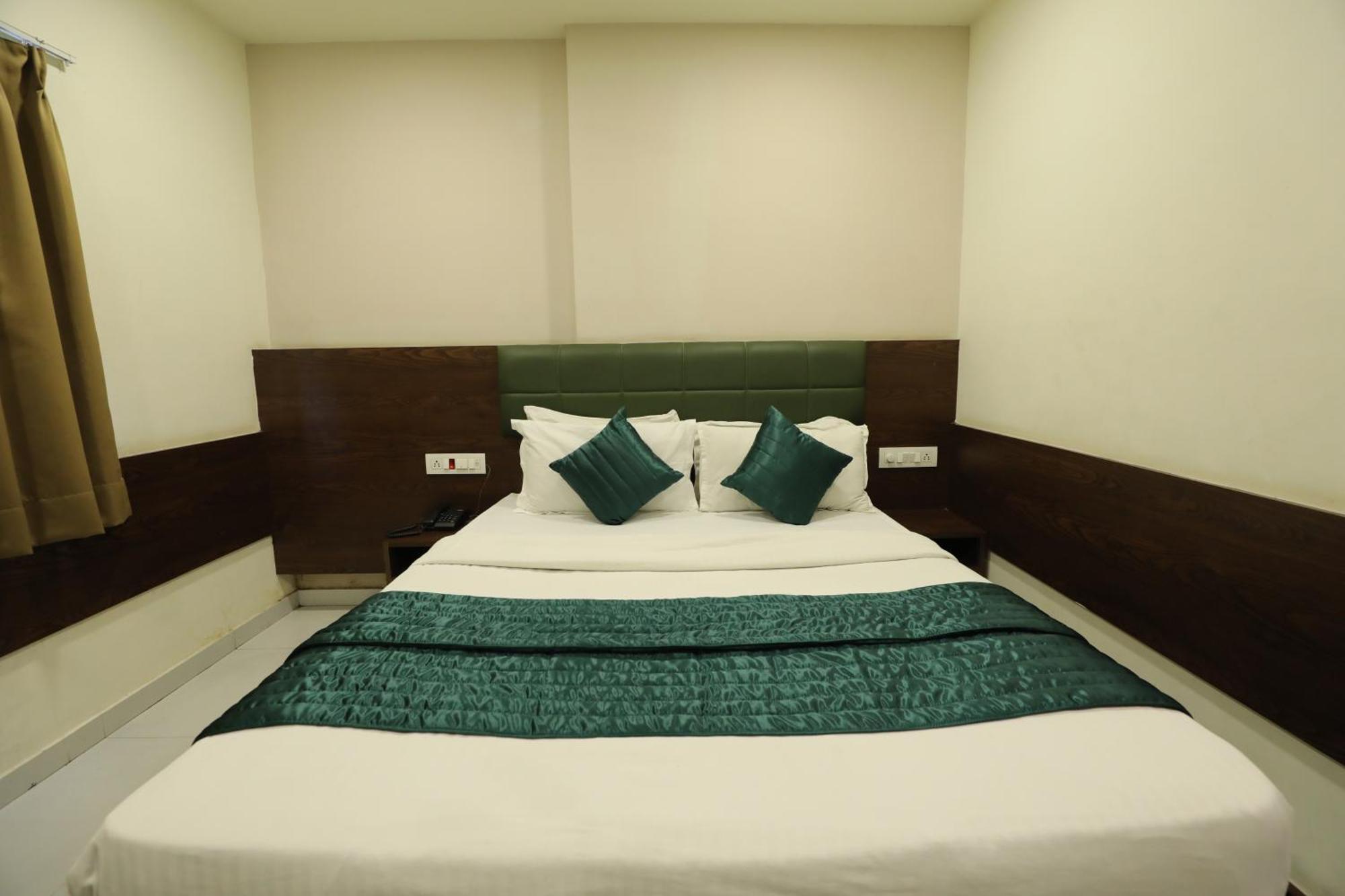 Greenotel Rooms Hazira, Surat Eksteriør billede