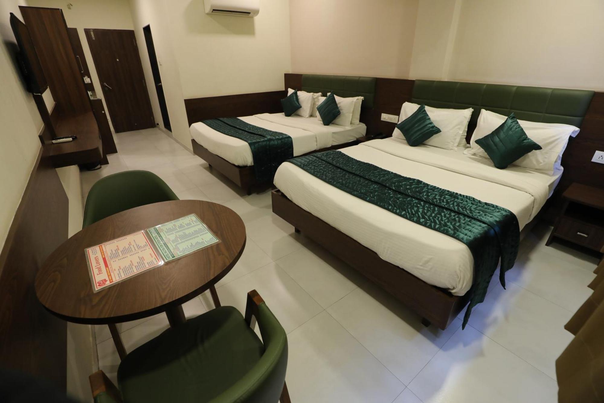 Greenotel Rooms Hazira, Surat Eksteriør billede