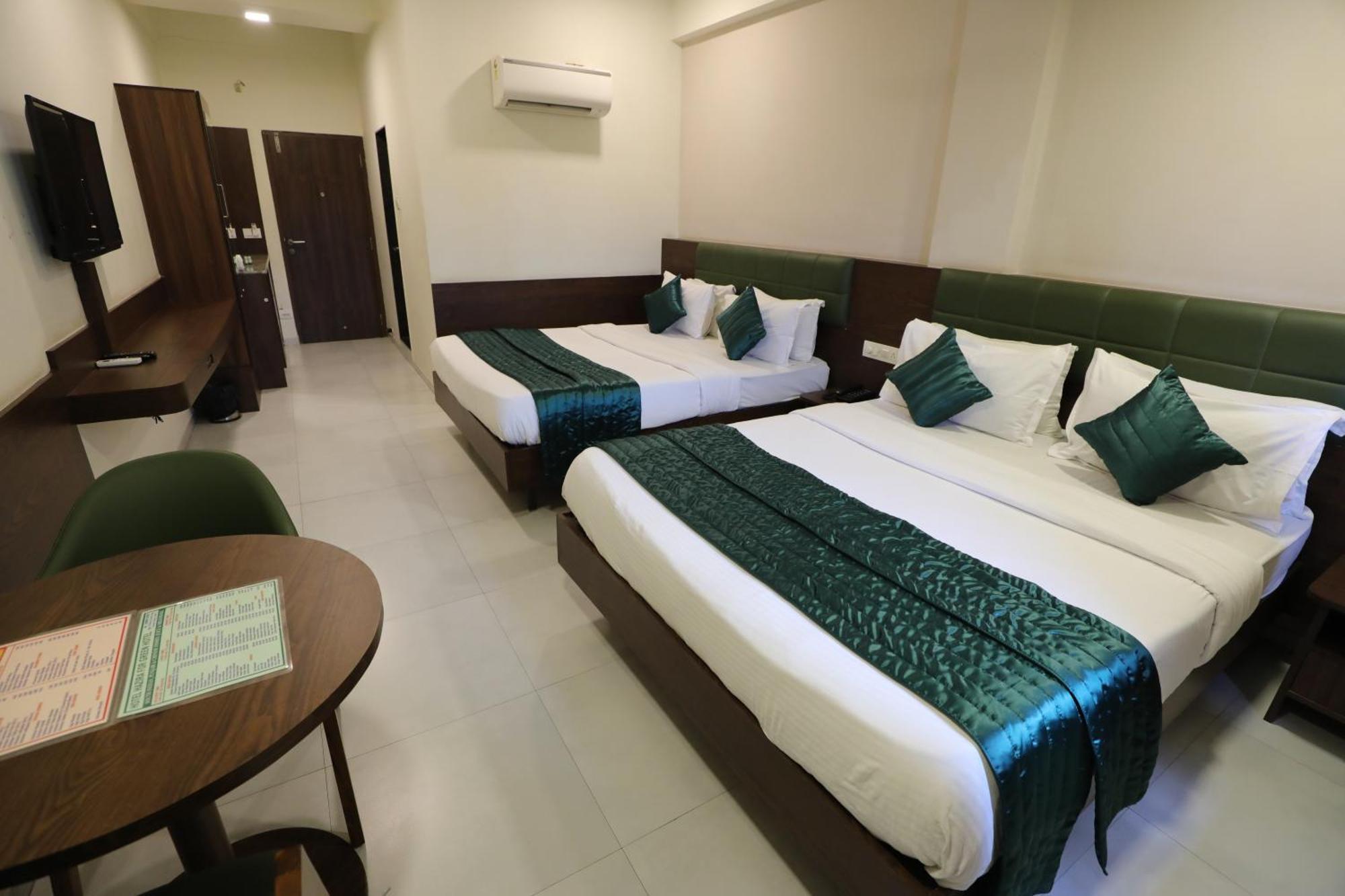 Greenotel Rooms Hazira, Surat Eksteriør billede