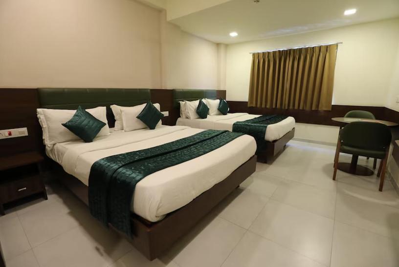 Greenotel Rooms Hazira, Surat Eksteriør billede