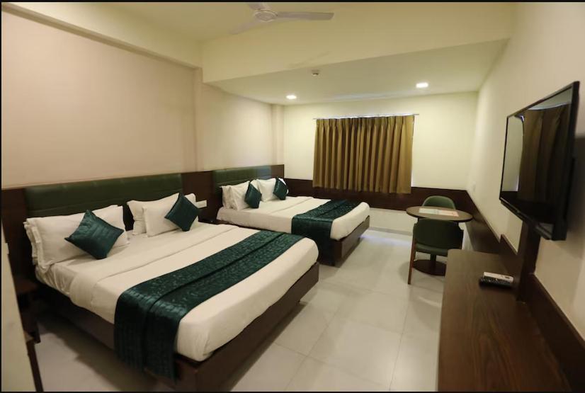 Greenotel Rooms Hazira, Surat Eksteriør billede